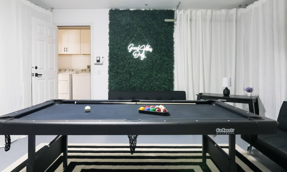 Lake Davenport Estates House | Modern Dream Disney Vacation Getaway - Pool