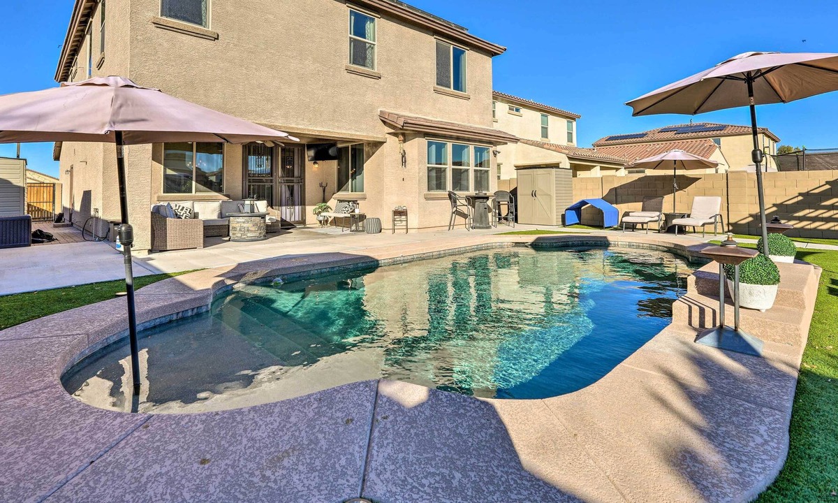 Canyon Trails House | Modern Home w/ Private Pool & Outdoor Kitchen