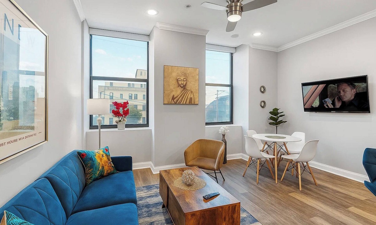 Olde Kensington Apartment | Modern Northern Liberties 1-Bedroom - Rooftop Pool, Gym & Concierge
