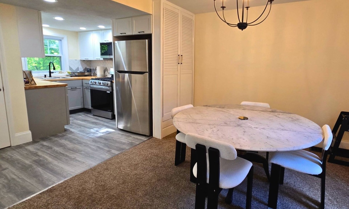 Struthers House | Mon Frère Dave - Stylish Minimalist Haven