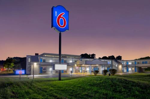 Harrisburg Hotel | Motel 6 Harrisburg PA Near PA Expo Center