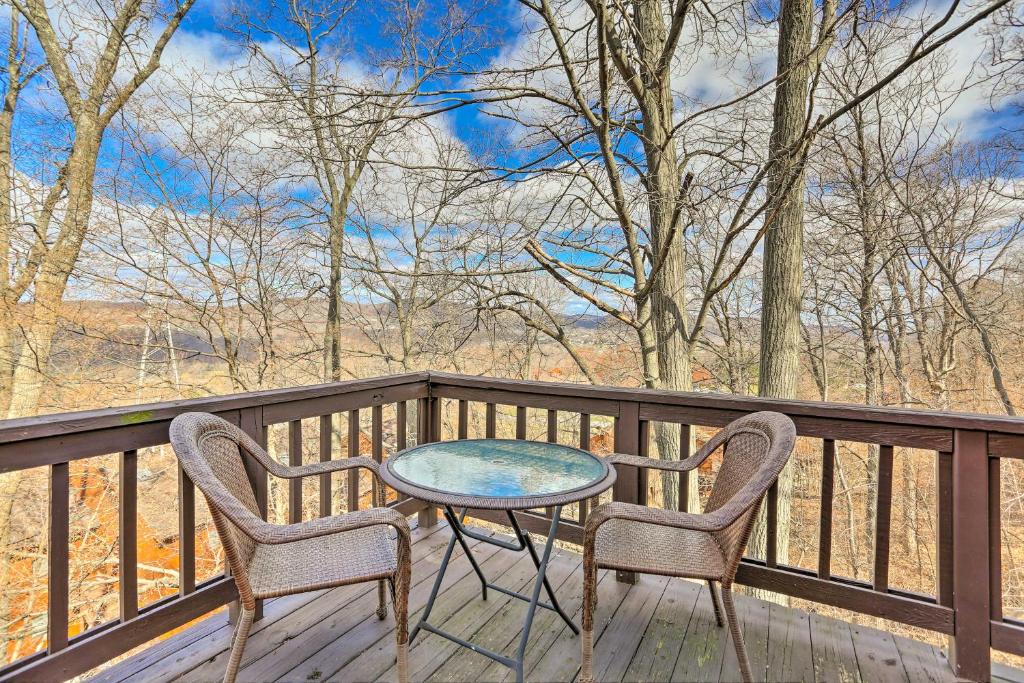 Vernon House | Mountain Creek Condo w/Grill: Walk to Lifts!