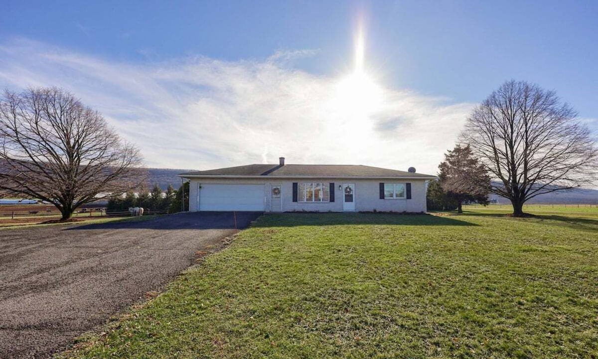 Loyalton House | Mountain Sunrise Retreat