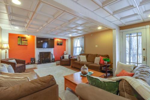 Nesquehoning Apartment | Mtn-View Balcony! All-Season Apt Near Jim Thorpe