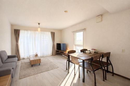 Matsubara Apartment | MUGI Stay 301