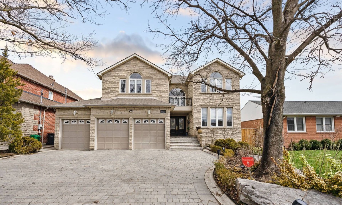 Fairview House | Multi-Story Luxury Home + Private Backyard