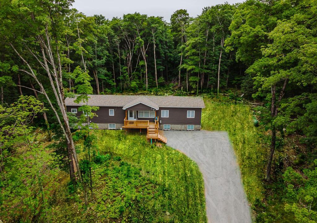 Kearney House | Muskoka cottage near Algonquin provincial park