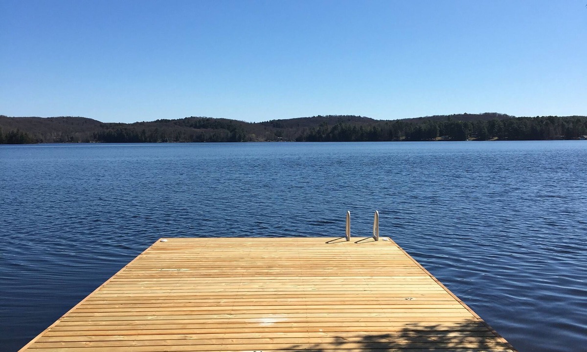 Lake of Bays Cottage | Muskoka, Cozy 3 Bedroom/2 Bathroom Cottage located on the coveted Lake of Bay