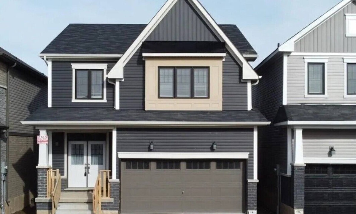 Thorold House | New 3 Bedroom 2 Bathroom Home in West Niagara, Sleeps 7 Comfortably