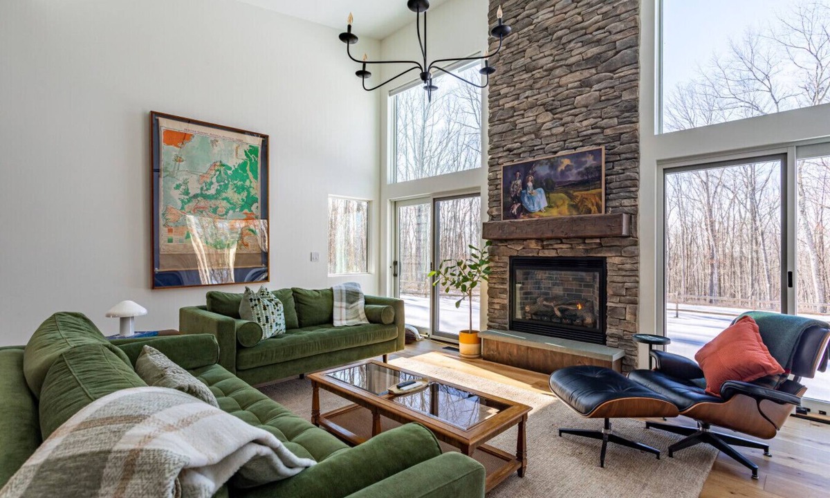 Narrowsburg House | NEW: A Sleek Glass Walled Retreat in Narrowsburg