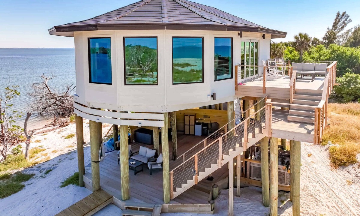 Captiva House | NEW! Beachfront! 3BR Suites Sustainable Home + Private Dock