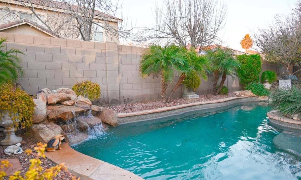 Phoenix House | New Listing! Charming home in a Great Neighborhood