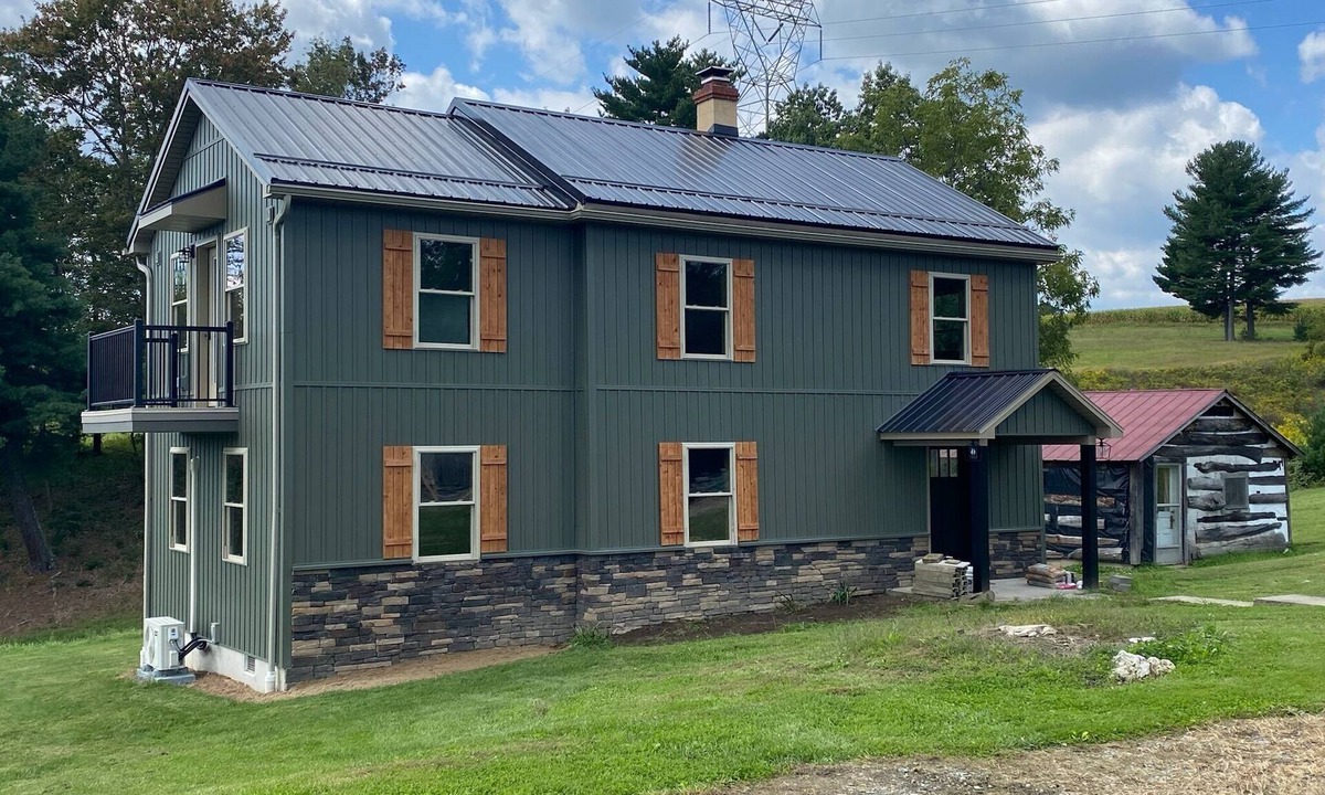 Huntingdon House | New Listing! Remodeled log farmhouse with lake view!