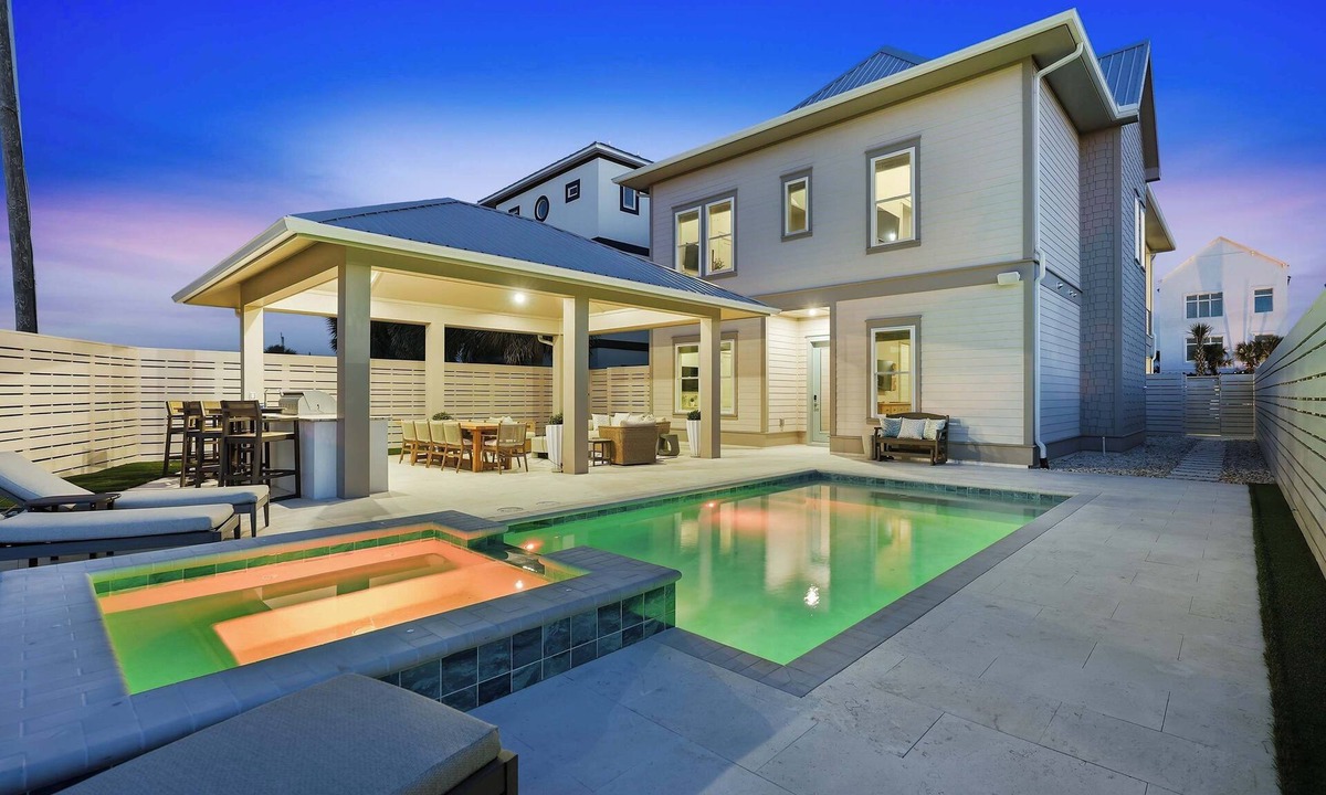 Hollywood Beach House | NEW LUX Laguna Tides | Pool, Golf Cart, Bikes