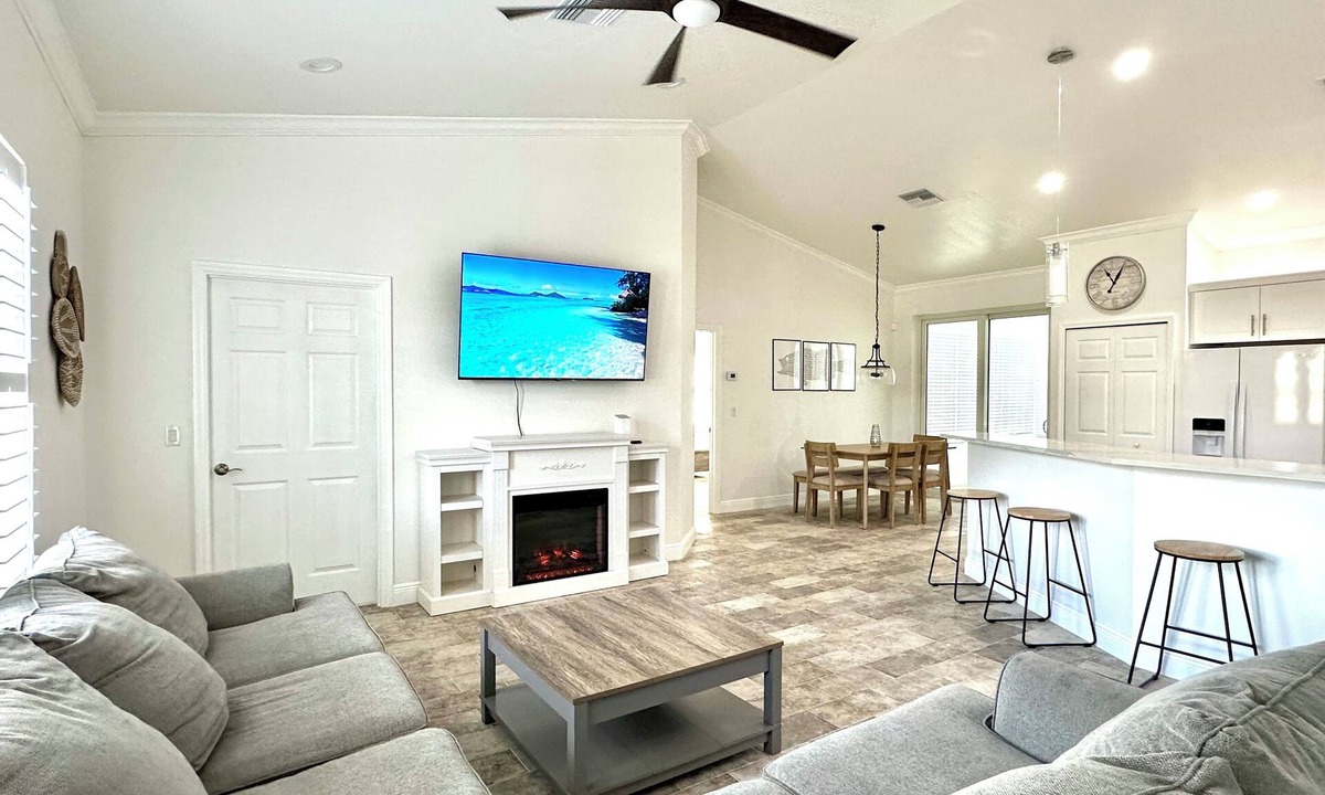 Placid Lakes House | New modern family-friendly home! Canal access to Lake June