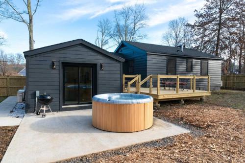 New Paltz House | New Paltz Zen Wellness Cabin w/Hot Tub