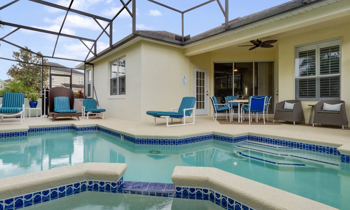 Calabay Parc Villa | Newly furnishedl pool and spa property for up to 8 guests