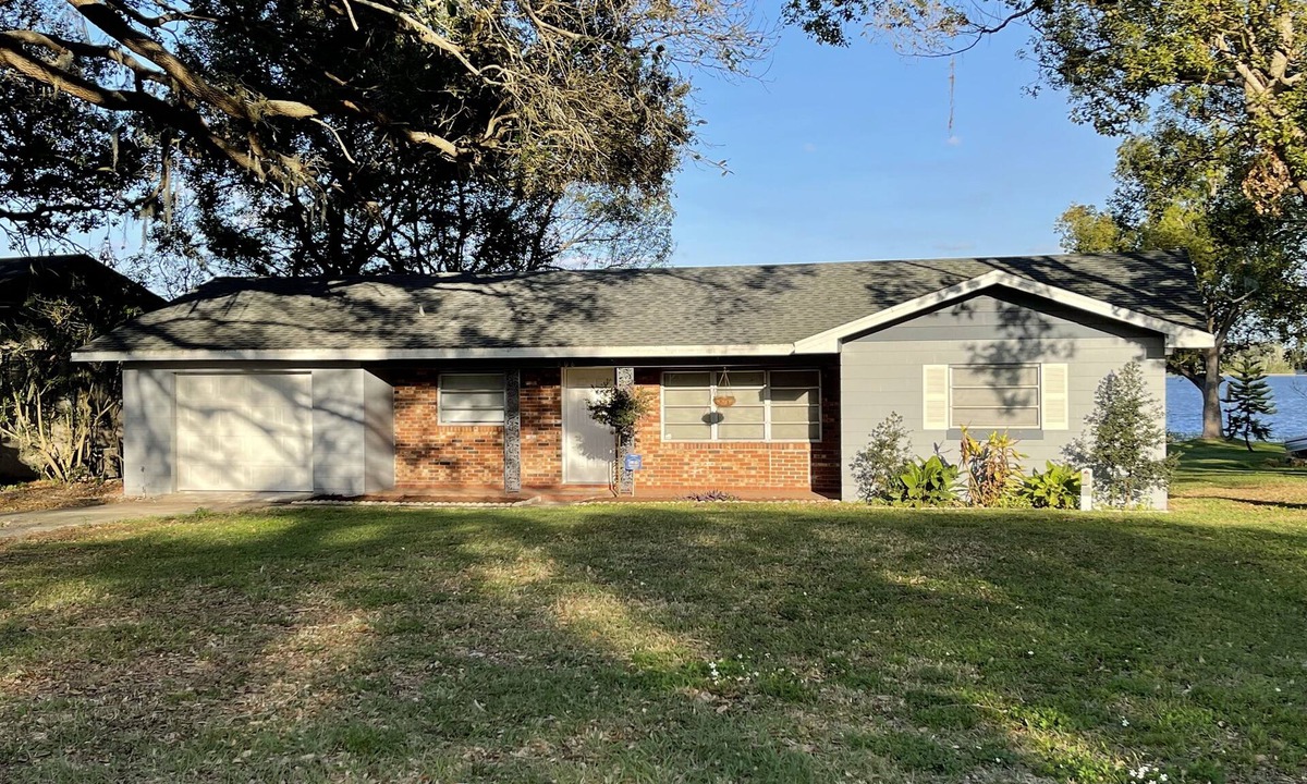 Winter Haven House | Newly remodeled Lakefront Vacation Home on the Chain of Lakes in Winter Haven