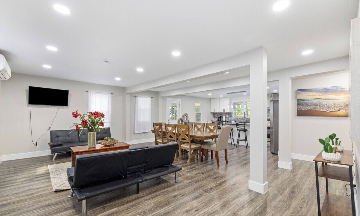 Mount Pocono House | Newly Renovated Charmer, Spacious 6-bedroom house.