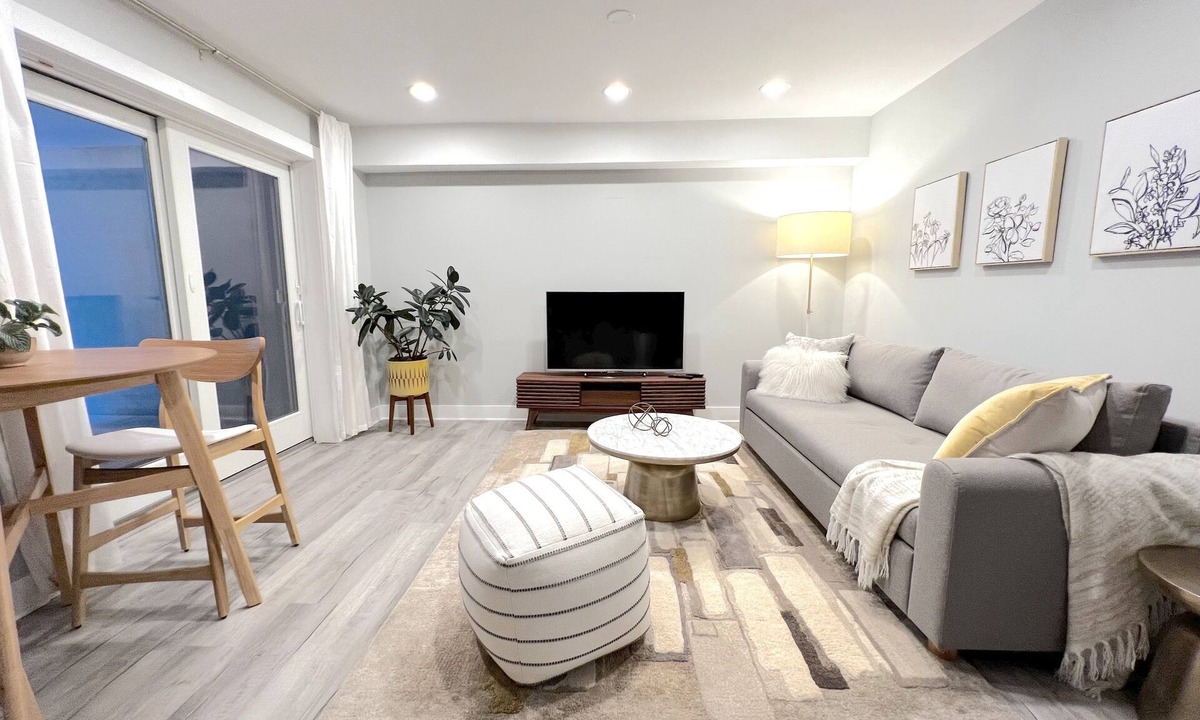 Downtown Jersey City House | Newly renovated condo, minutes to NYC!