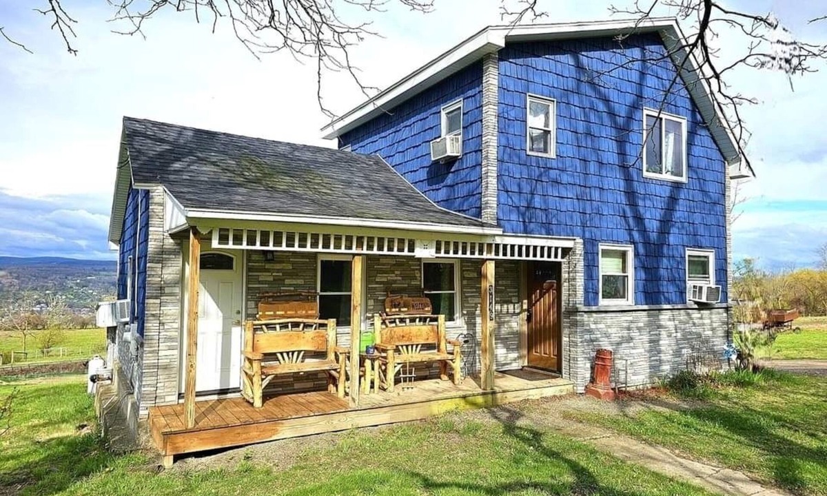 Montour Falls House | Newly Renovated Farm House with Lake View