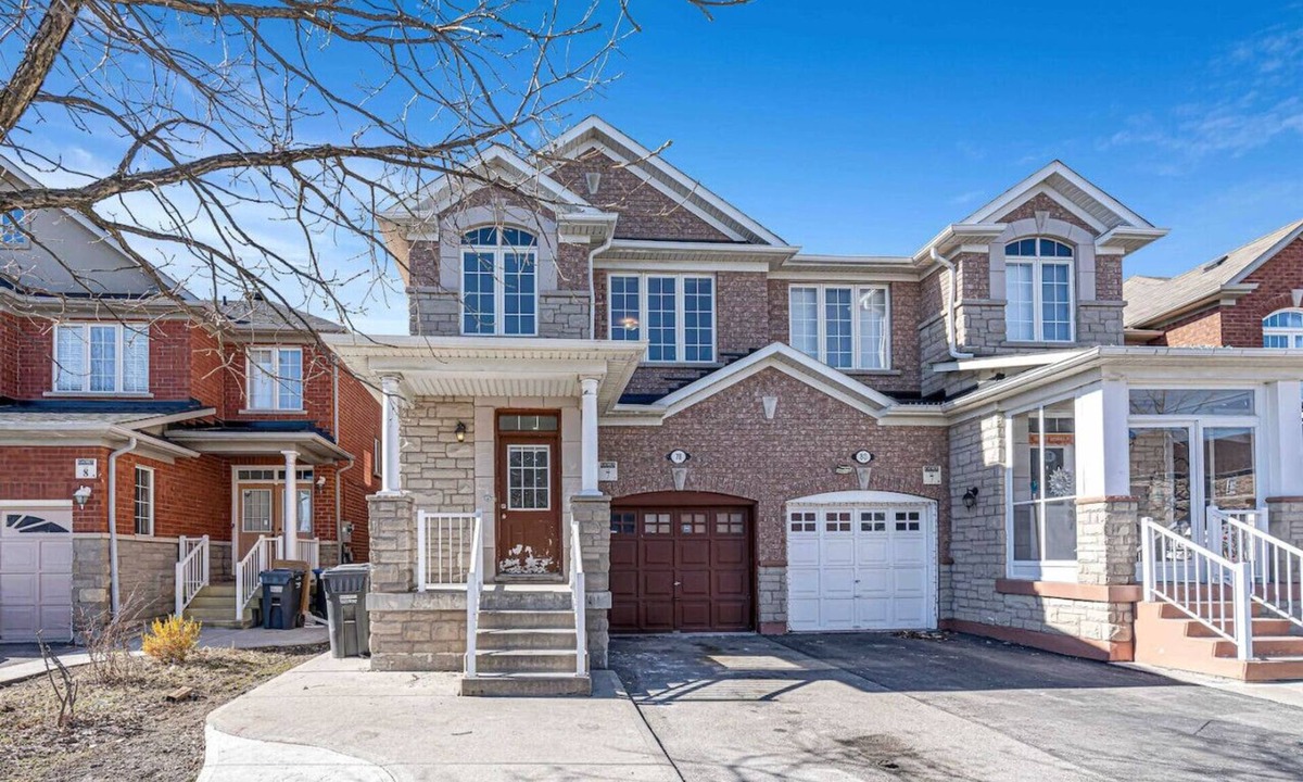 Brampton House | Newly Renovated Home by Toronto Mins from YYZ