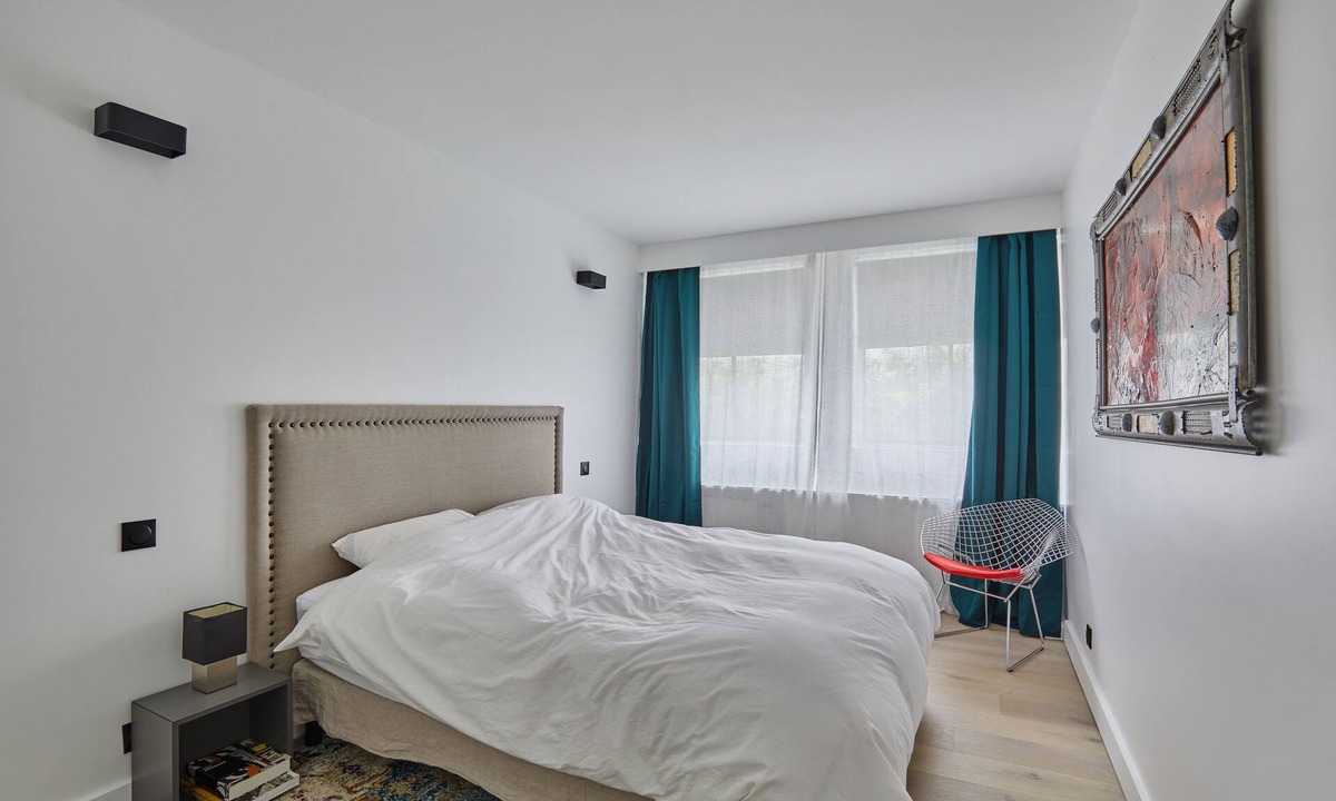 Auteuil Apartment | Newly Renovated Very Large 2 Bedroom Flat