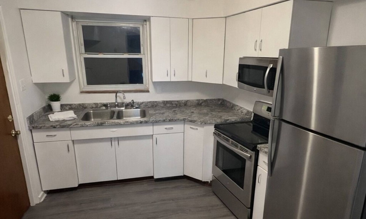South Hills House | NFL Draft Luxury Stay Sleeps 6 Minutes to Action & Light Rail Access 1 Min