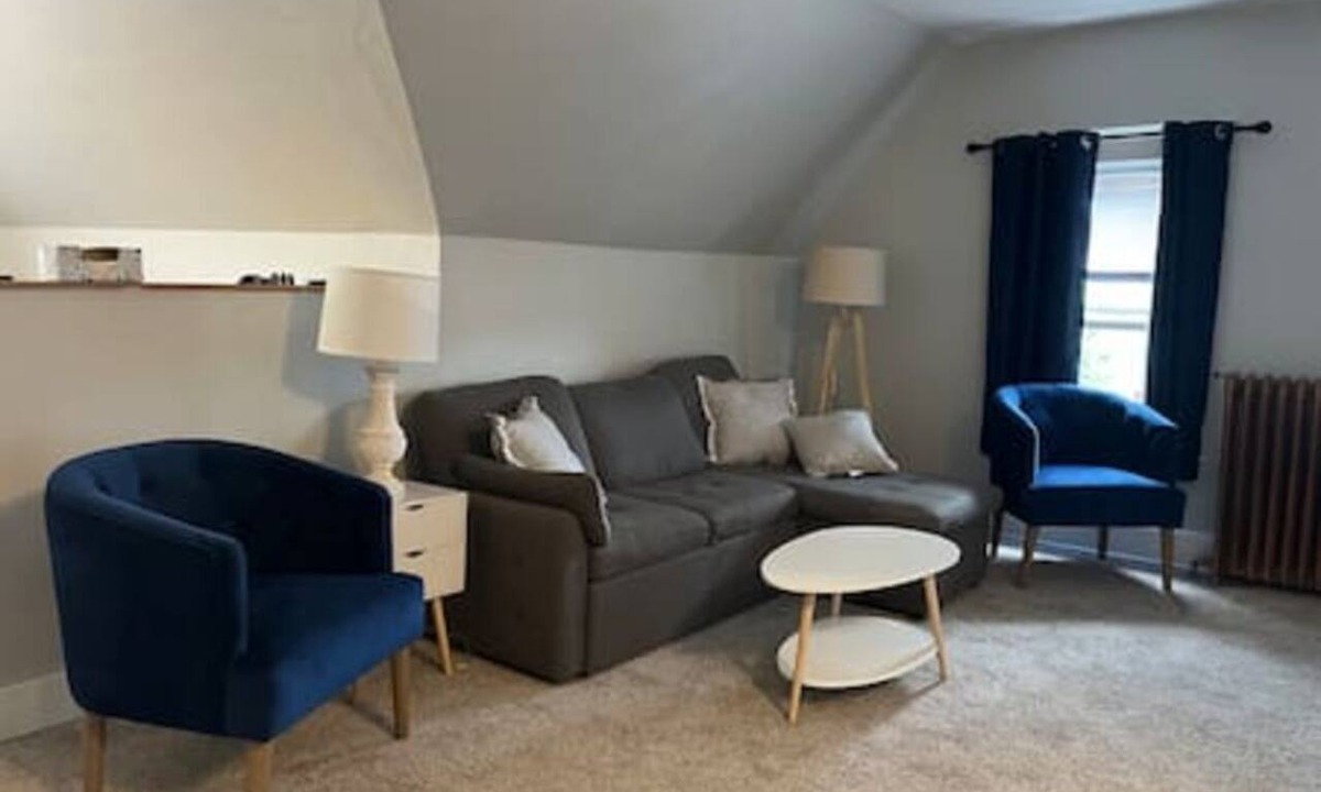 DuBois Apartment | NH3 - Historic Charm - Cozy 3BR Apartment