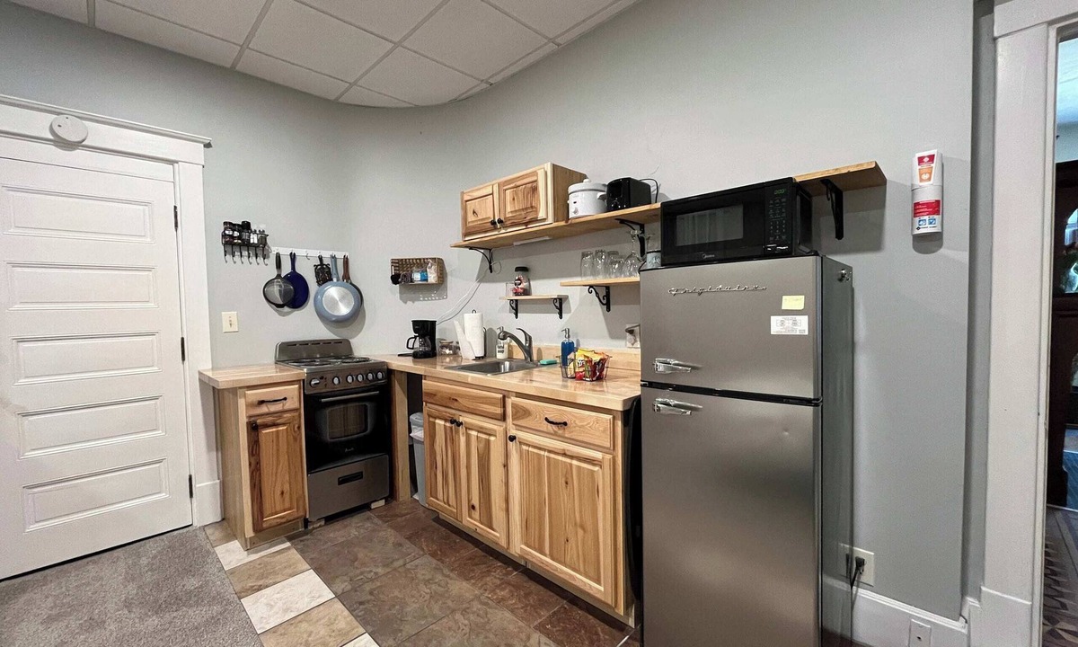 DuBois Apartment | NH5: Charming 1BR in Historic Home
