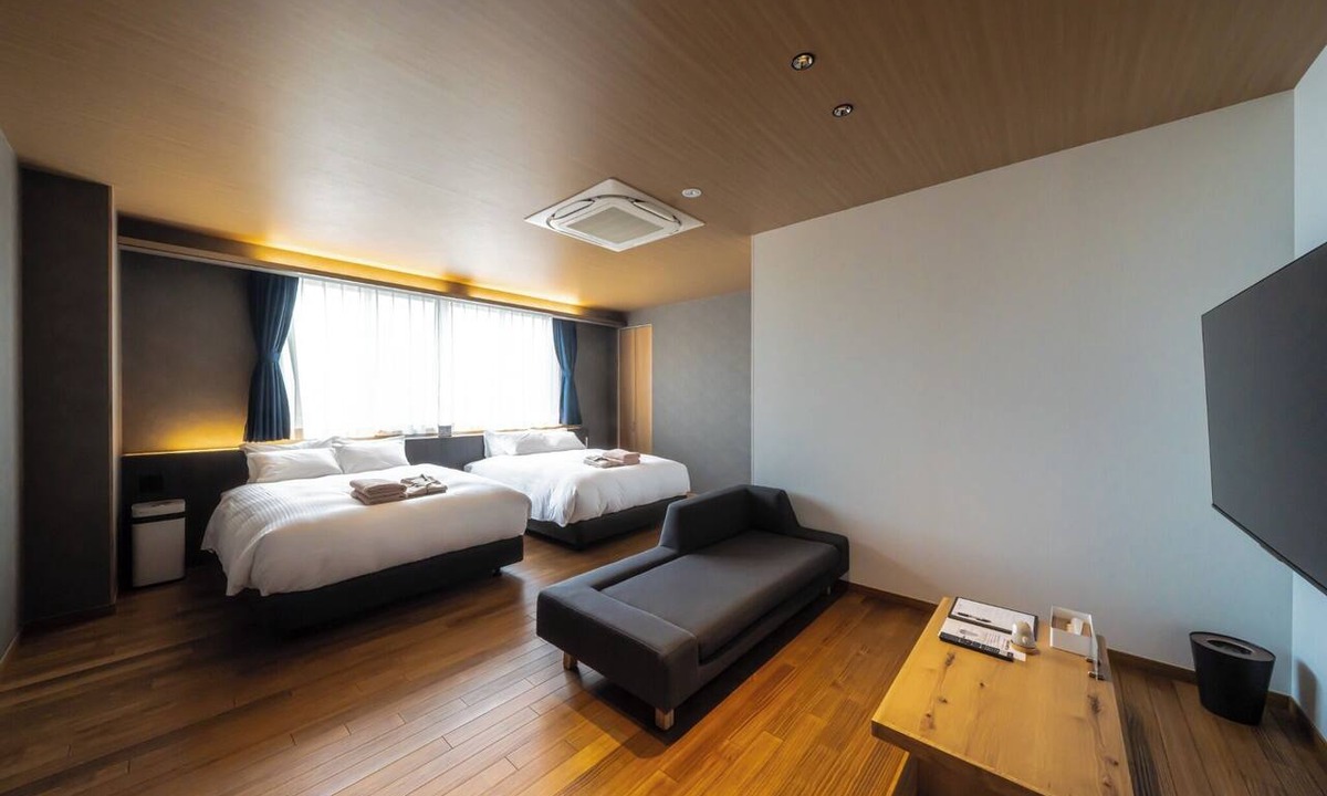 Hatsukaichi Hotel | NonSmoking Deluxe Twin Room 2nd Floor 38m2 M201 Two Queen Beds/Hatsukaichi Hiroshima