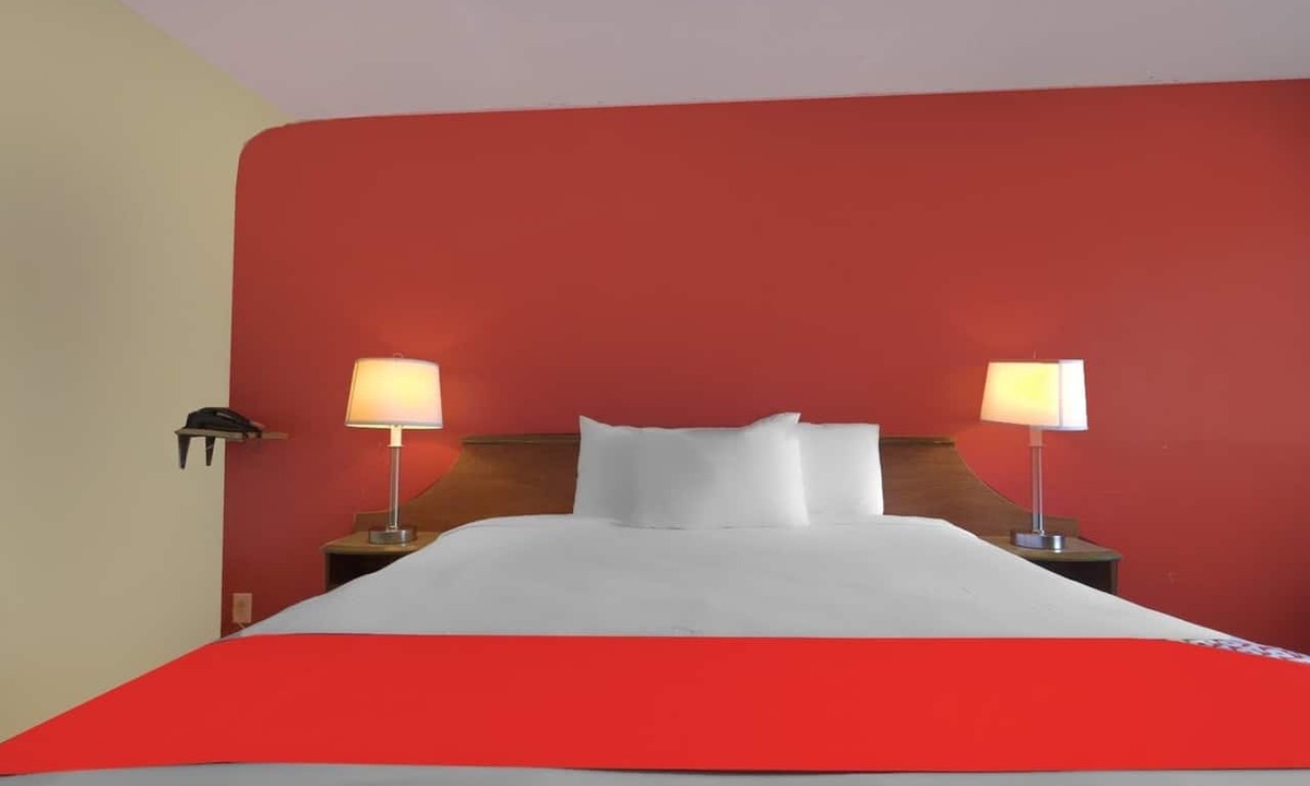 North Lima Apartment | North Lima OH|King Bed|Smoking