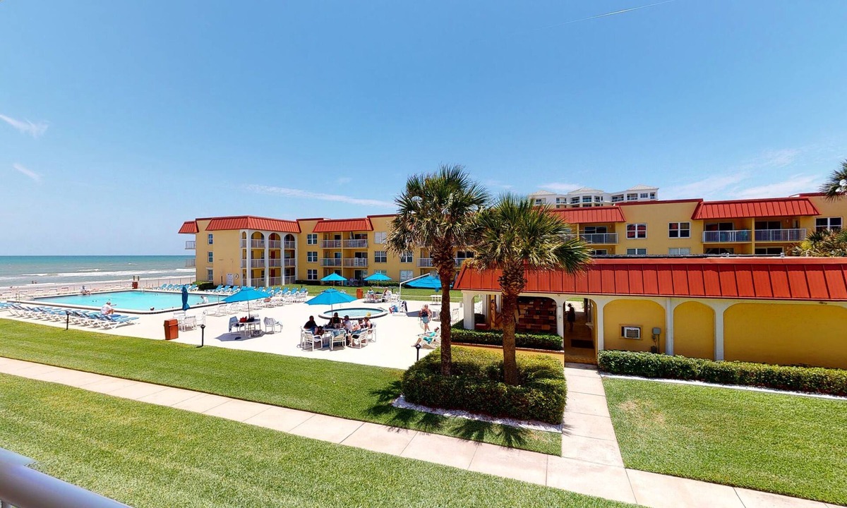 Point East Condo | Ocean front Condo, July 4th book your Holiday Week with us today before it gone!