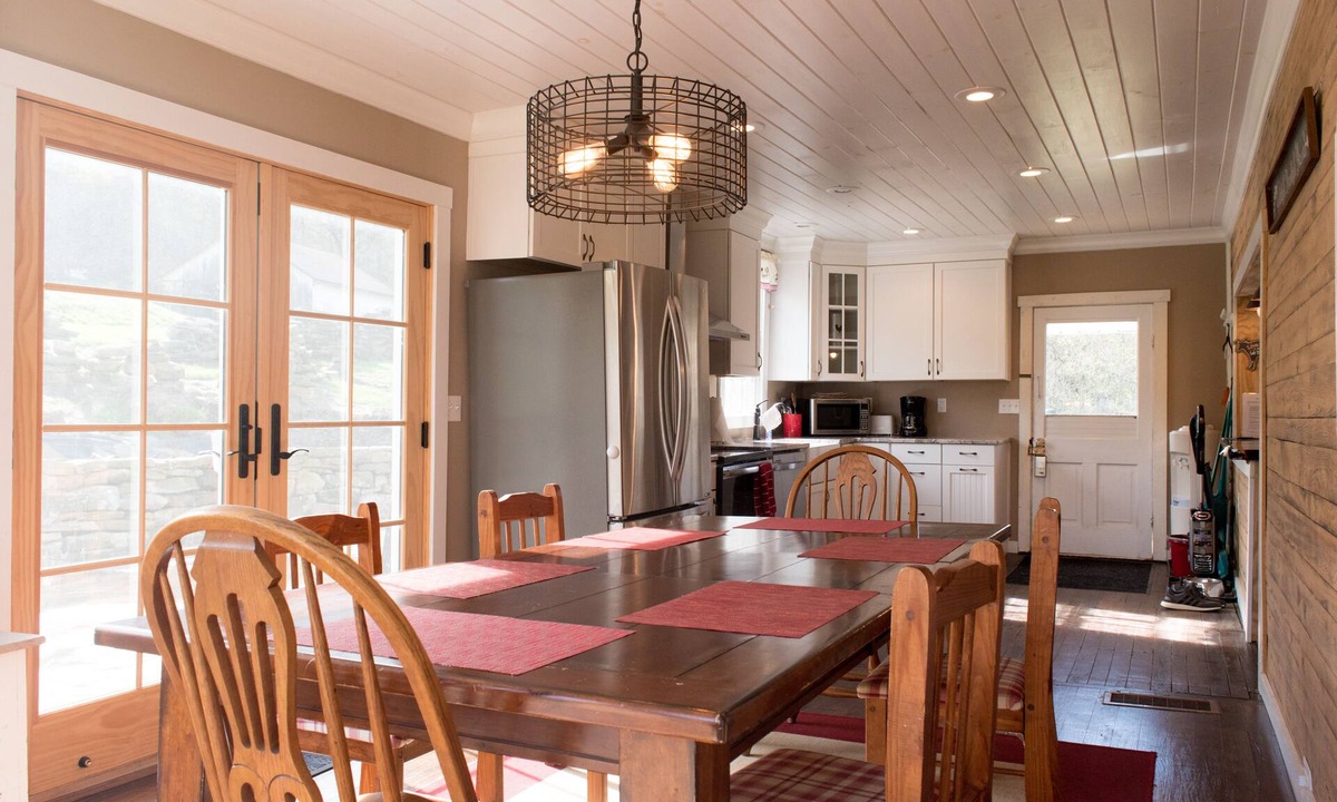 Ohiopyle House | Ohiopyle Farmhouse that borders Ohiopyle State Park