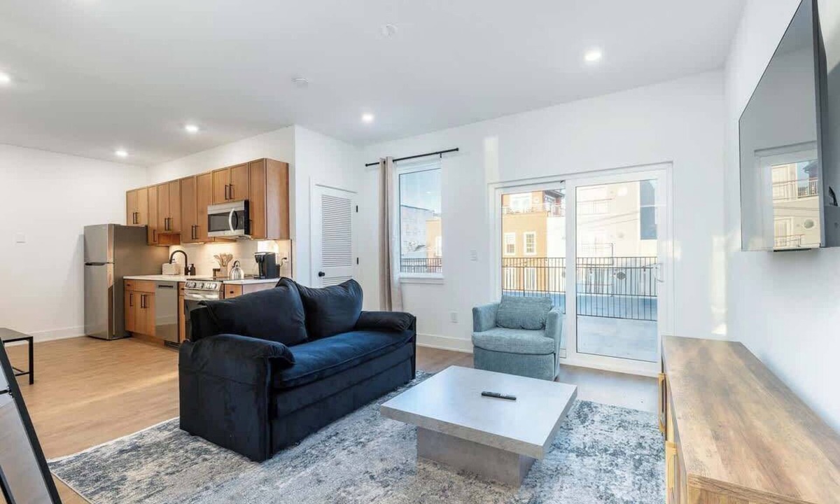 Old City Apartment | Old City - Luxury Waterview Penthouse The Heritage