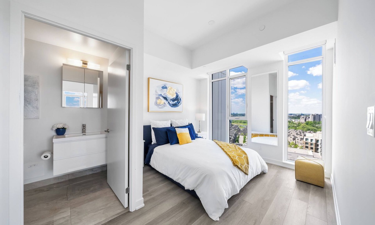 Markham Apartment | One of a Kind Penthouse in Markham