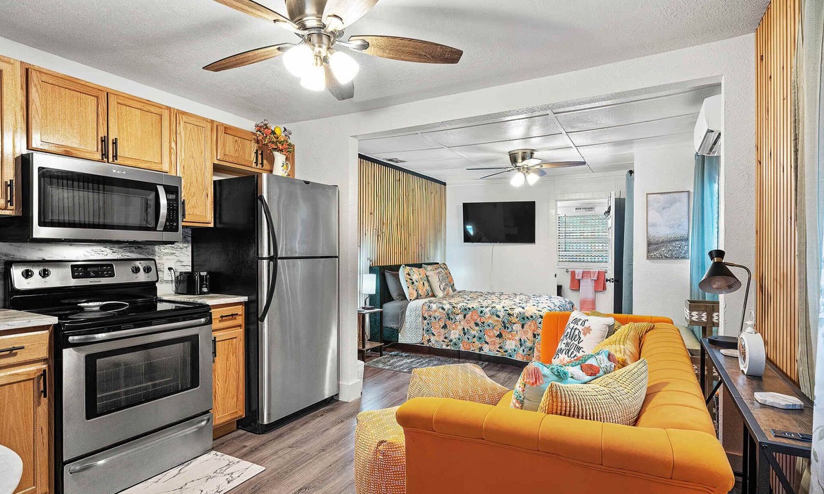 Seminole Heights House | Orange Blossom Place - Studio Apt Near Bars & Food