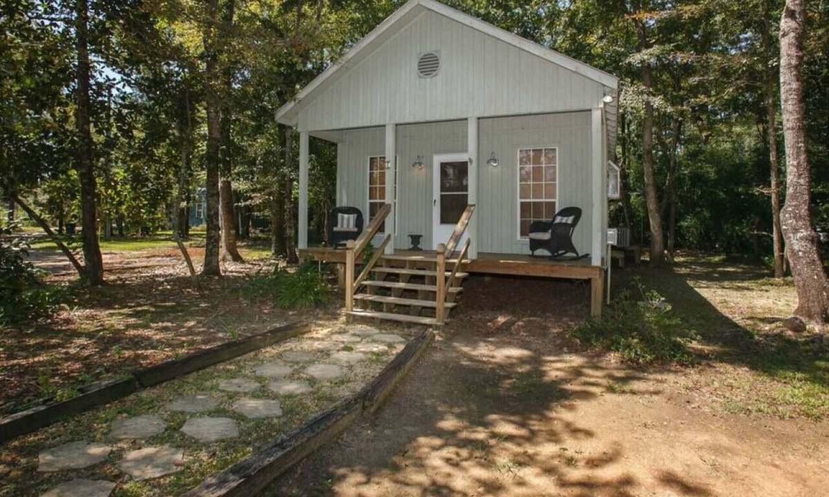 Point Clear House | Outdoorsy cottage in Fairhope, AL - pet friendly