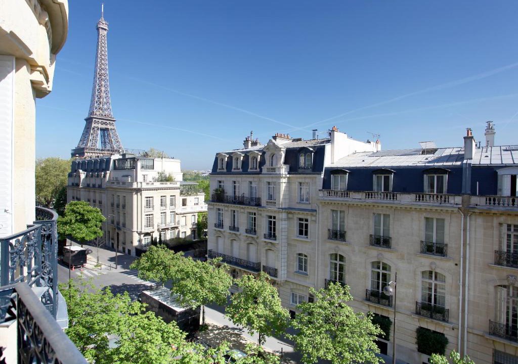 Quartier du Gros-Caillou Apartment | Outstanding 2 bedrooms with a terrific Eiffel Tower view