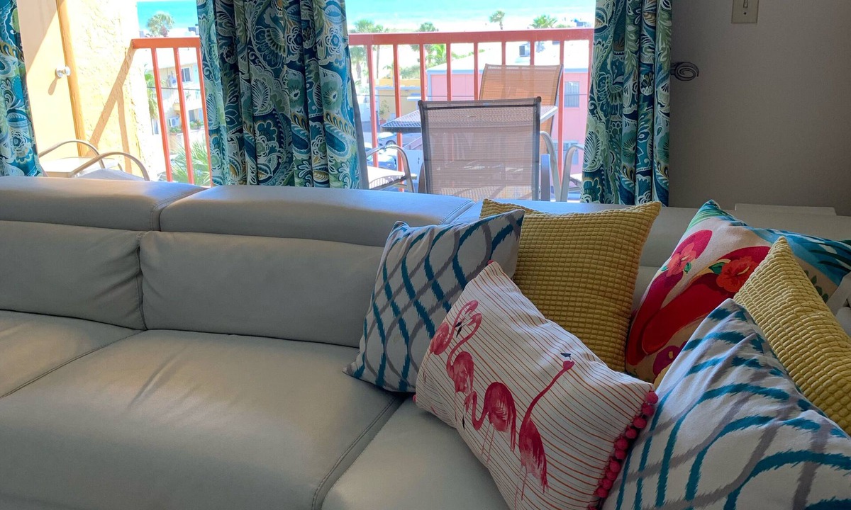 Treasure Island Condo | Outstanding Huge Beach View! Saturday To Saturday Weekly Or Monthly Renters.