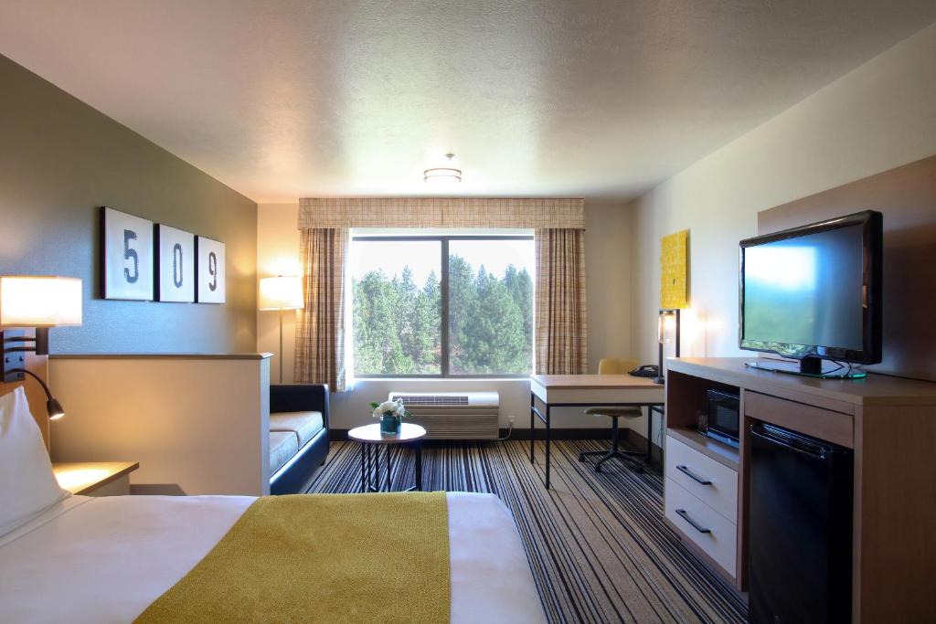 Spokane Valley Hotel | Oxford Suites Spokane Valley