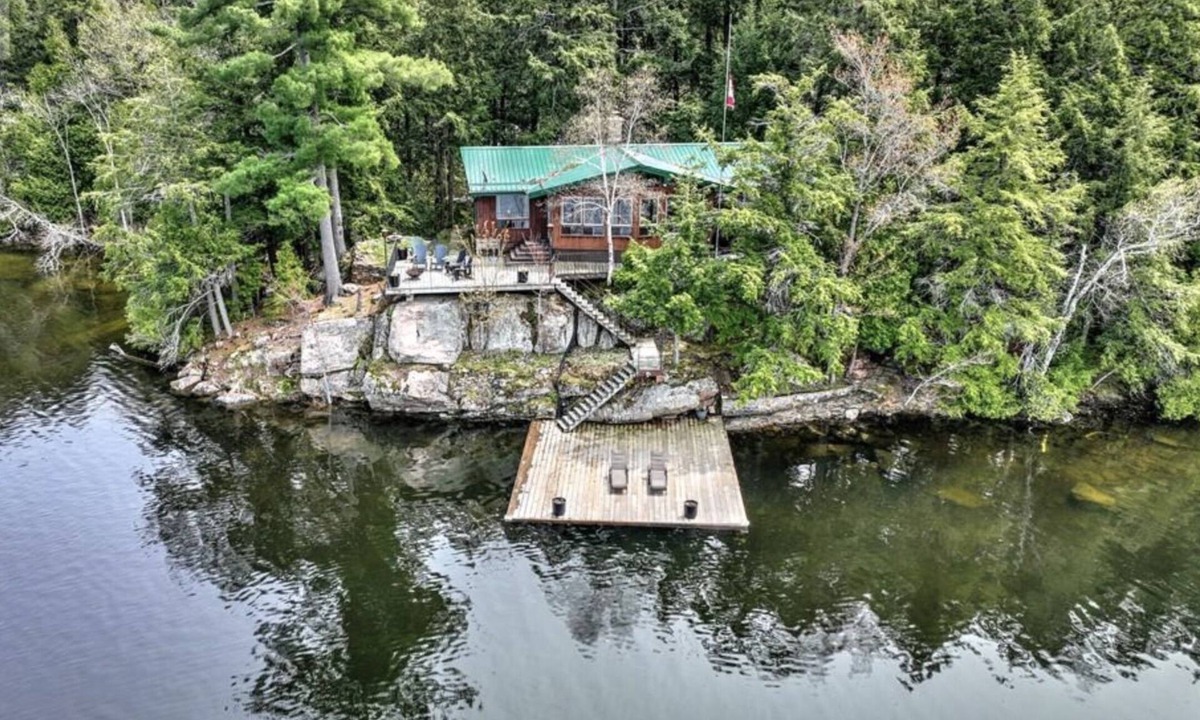 Coboconk House | Panorama Lakefront Cottage