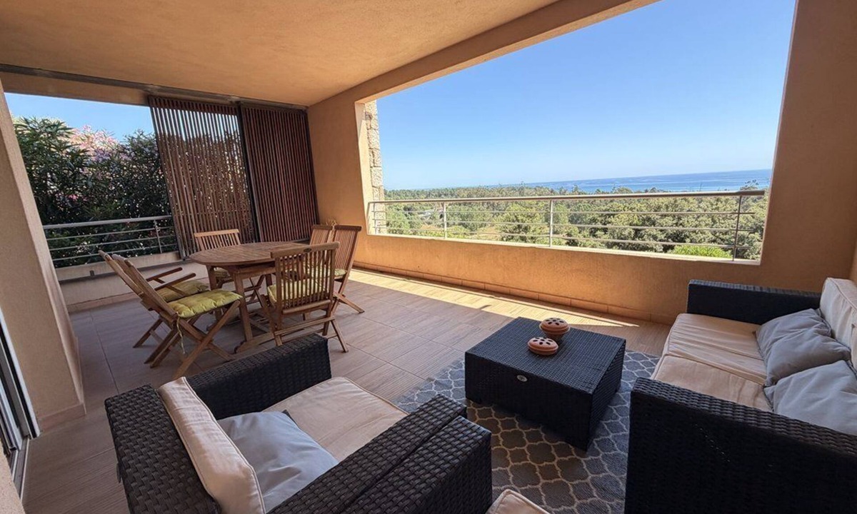 Solenzara Apartment | PAOLINA- SEA VIEW- BEACH AND SHOPS ON FOOT