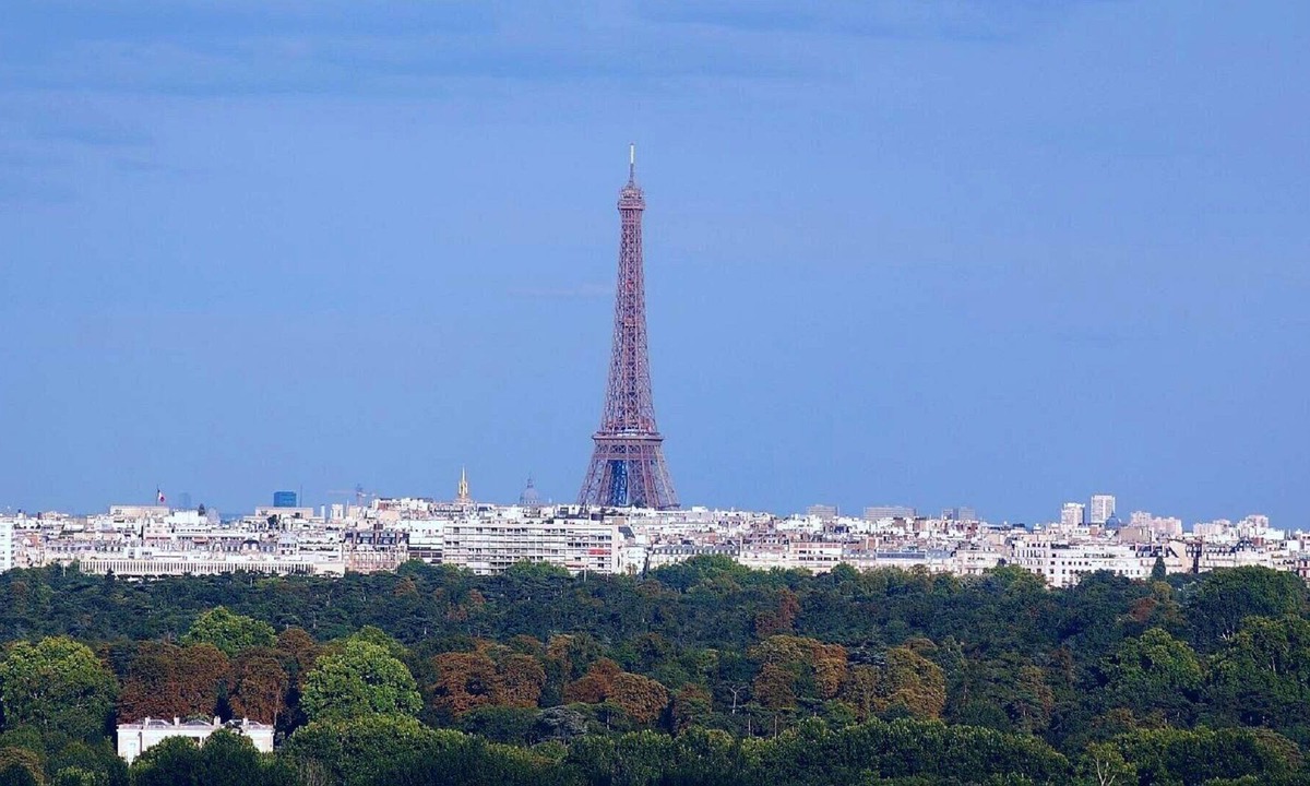 Suresnes Villa | Paris Bella Vista With Panoramic View On Paris City And Eiffel Tower