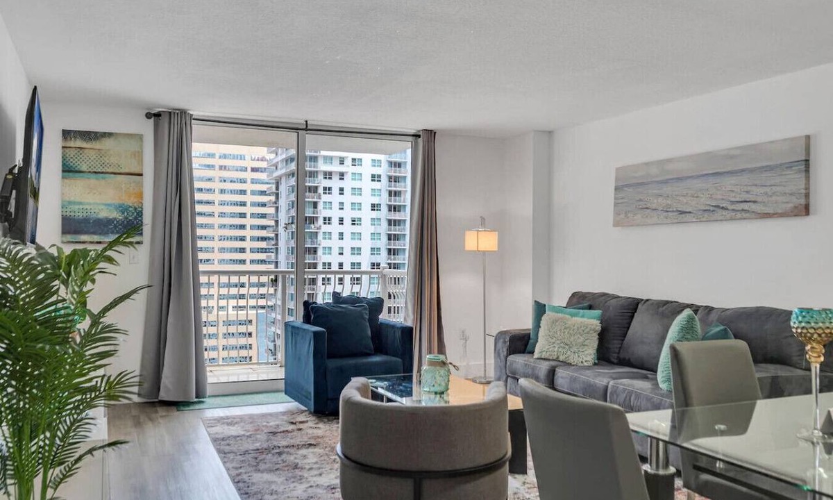 Brickell Apartment | Peaceful Brickell 1BR | Water & City Outlook