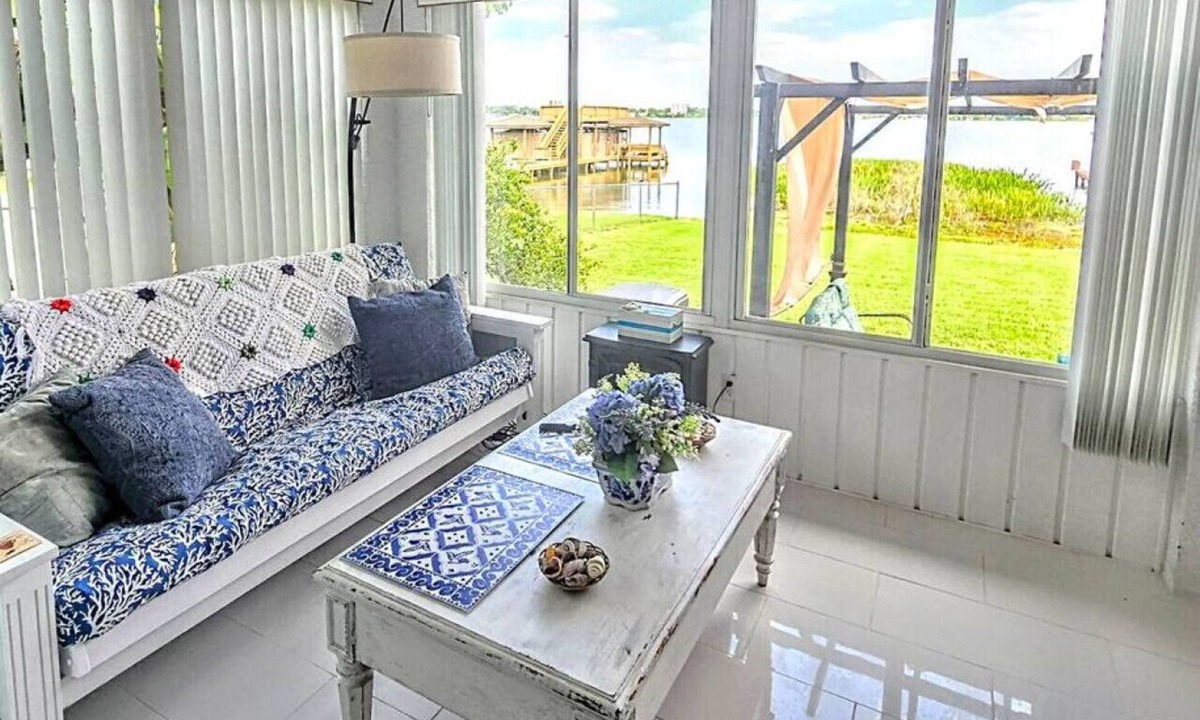 Winter Haven House | Peaceful Lakeside Retreat