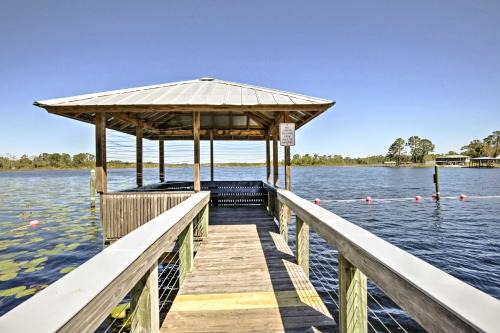 Pomona Park House | Peaceful Pomona Park Home: 1 Mi to Lake Broward!