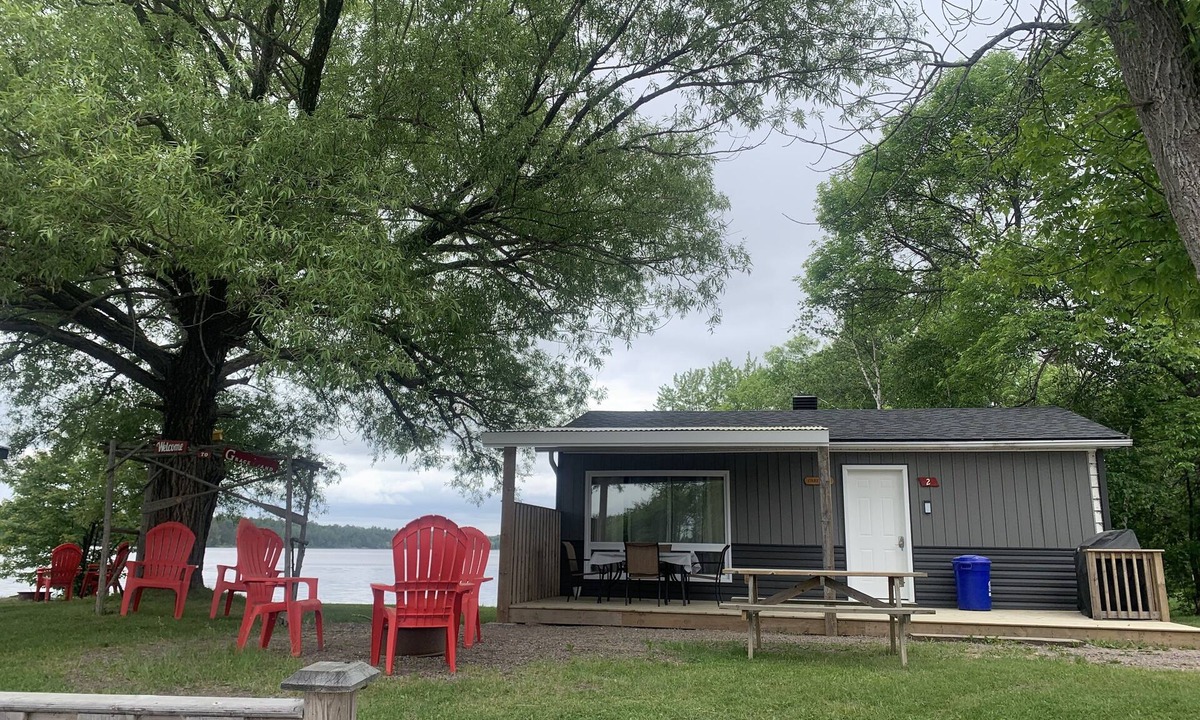 Lavigne Cottage | Pelican #8 Graceland Cottages