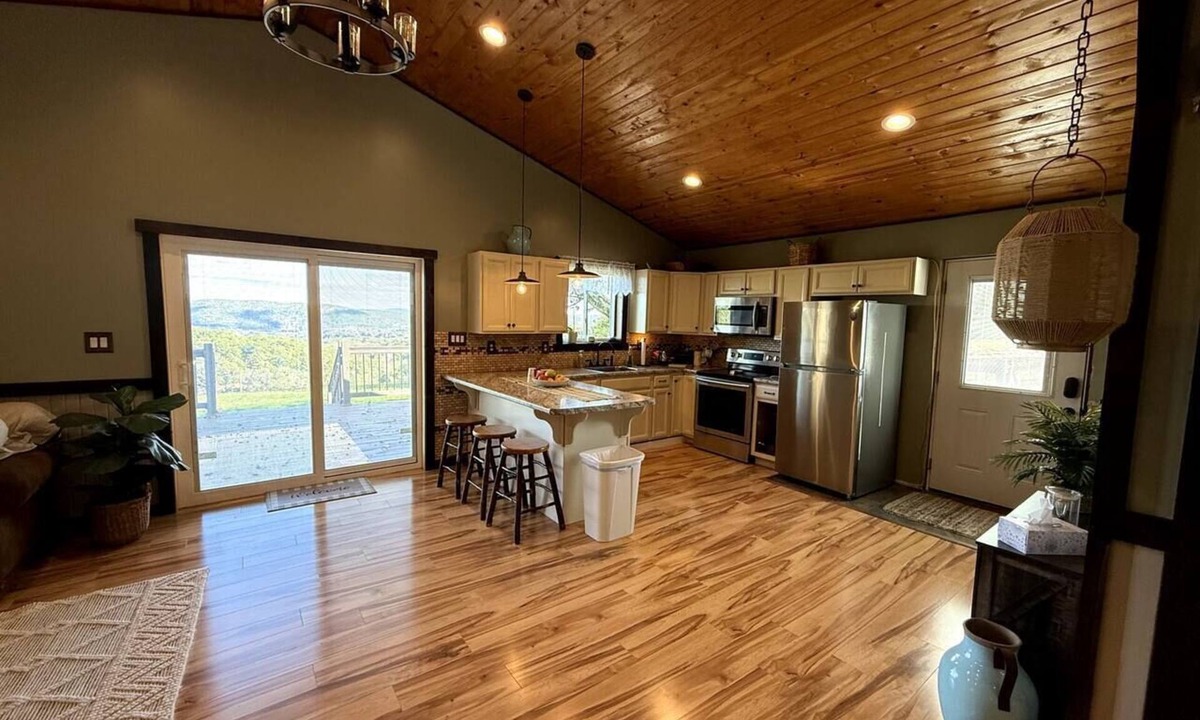 Tyrone Cottage | Penn State Newly remodeled Cottage Located in Tyrone, PA- Sleeps 4-6 guests.