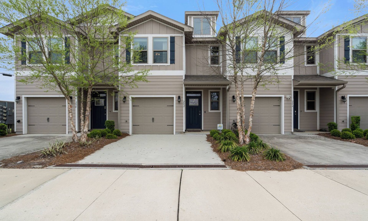 South Pensacola House | Pensacola Paradise Downtown | Dog Friendly | Pool | My Beach Getaways